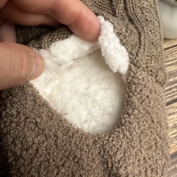 NWT Northeast Outfitters Women's Cozy Cabin Slippers Size S/M (Diamond Taupe) - Picture 5 of 9